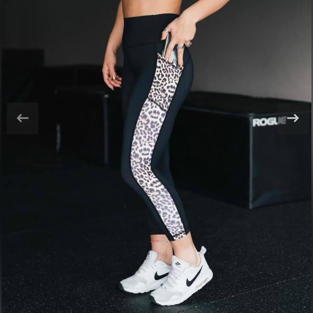 ❌SOLD OFF SITE Leopard Pocket Brilliant Capri Leggings *Limited Edition